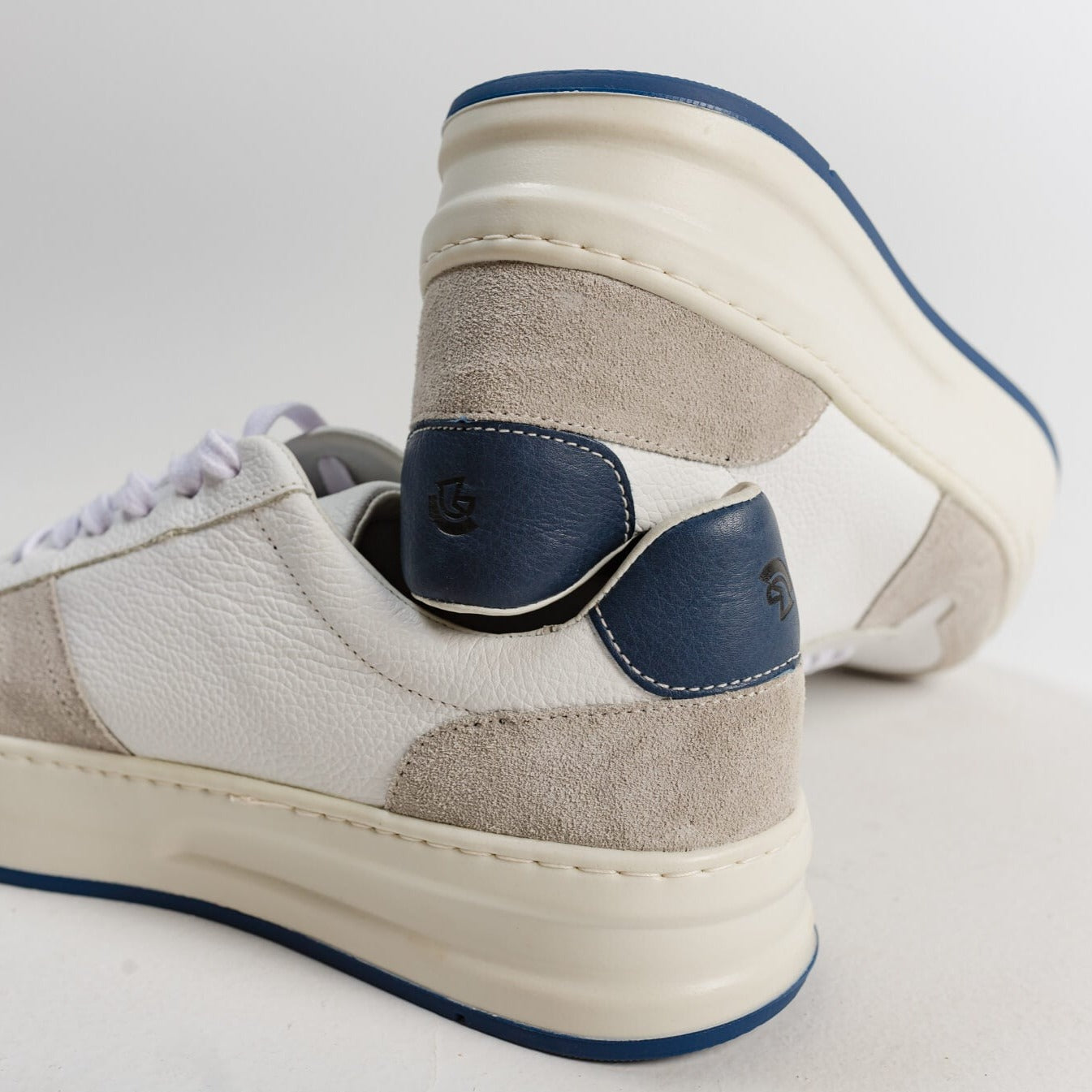 Sneaker Legacy Casual Branco com Cinza